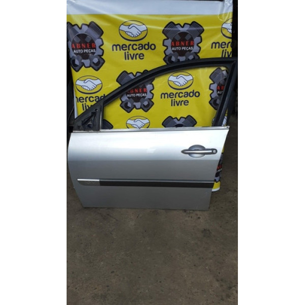 Porta Dianteira Esquerda Renault Megane 2009  Esquerdo Prateado