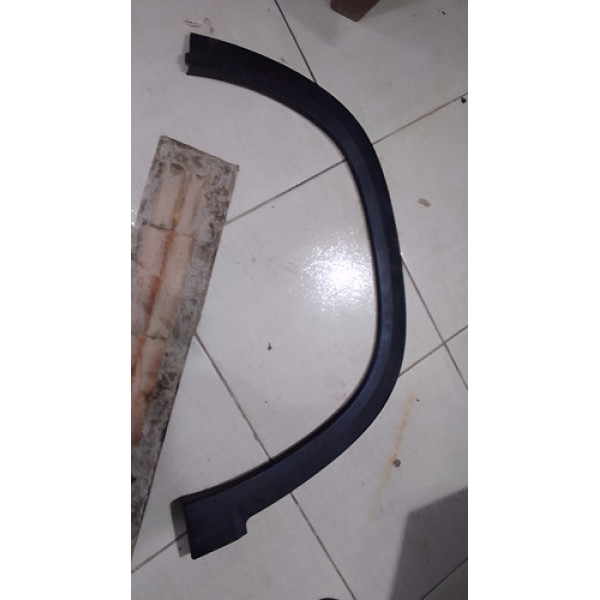 Moldura Fender Dianteira Esquerda Gm Tracker 20/24 C/detalhe Preto