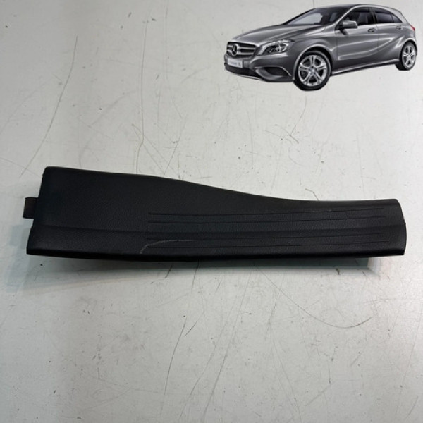 Soleira Porta Traseira Direita Mercedes A200 2014 A 2017 Preto