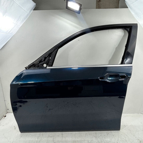Porta Dianteira Esquerda Bmw 120i 2013 A 2015 2016 Detalhe Dianteira Esquerdo Azul