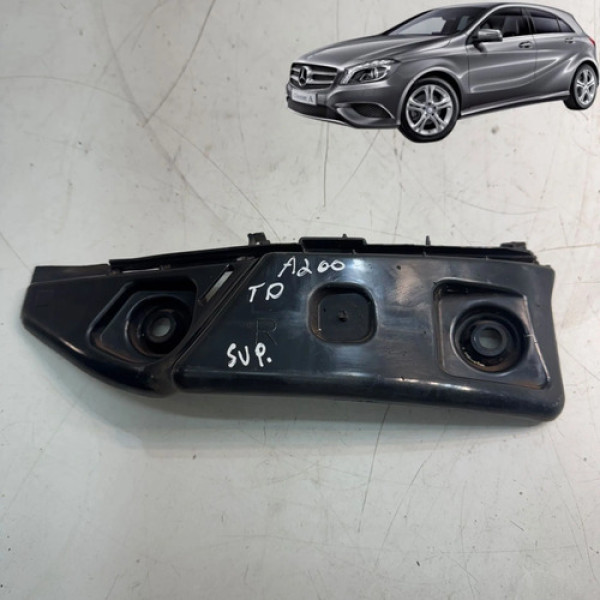 Guia Parachoque Traseiro Direito Mercedes A200 2013 A 2017