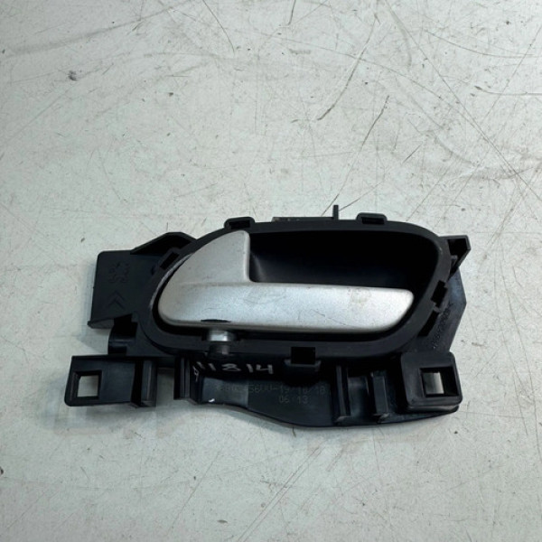 Maçaneta Porta Dianteira Esquerda Peugeot 208 2017 A 2019 Cinza Dianteira