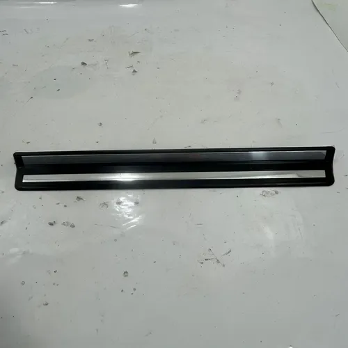 Soleira Porta Dianteira Esquerda Bmw 120i 2.0 2014 A 2016 Preto
