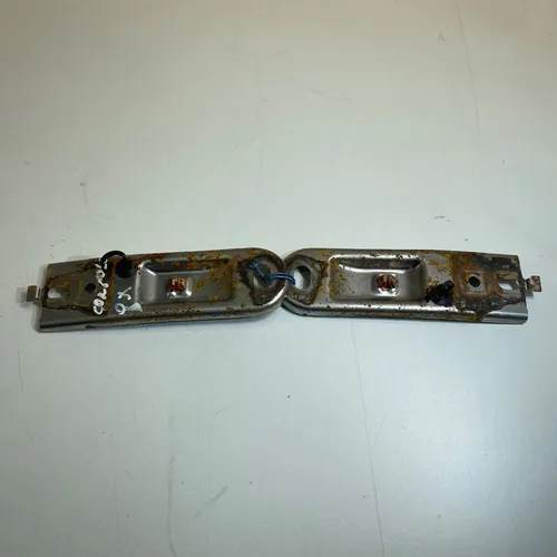 Suporte Painel Instrumentos Chevrolet Onix 2013 A 2019 Par Prateado