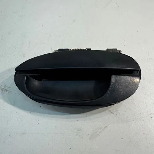 Maçaneta Porta Traseira Esquerda Chery Qq 1.0 3cc 2015 Preto Traseira