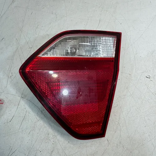 Lanterna Tampa Traseira Voyage G6 G7 G8 2013 A 2022 Direita Direito/passageiro Vermelho E Cristal