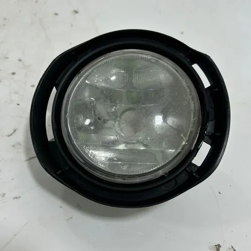 Farol Milha Esquerdo Toyota Etios 1.5 2017 A 2020 Detalhe Branco