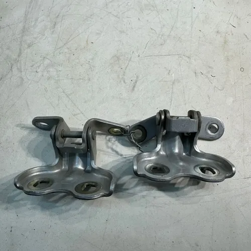 Dobradiça Porta Chevrolet Onix 2013 A 2019 Traseira Esquerda