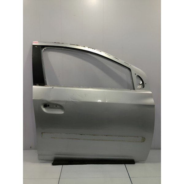 Porta Dianteira Direita Chevrolet Onix 2013/2019 C/ Detalhes Dianteira Direita Prateado
