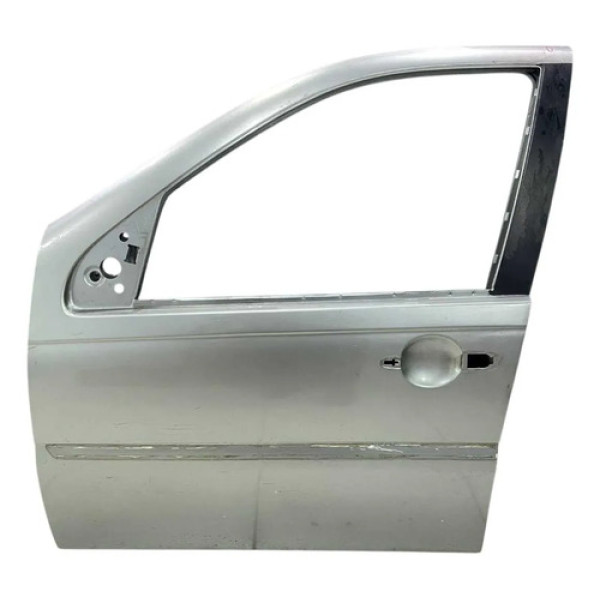 Porta Dianteira Esquerda Fiat Palio Essence 09/13     4097 Dianteira Esquerda Prateado