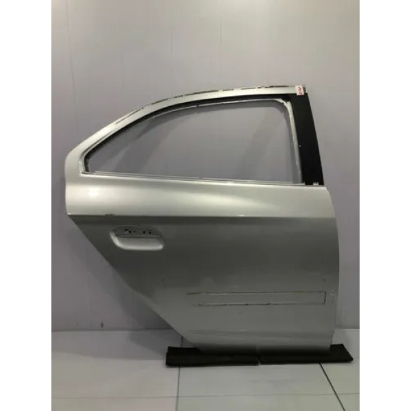 Porta Traseira Direita Chevrolet Onix 2013/2019 Com Detalhe Traseira Esquerdo Prateado