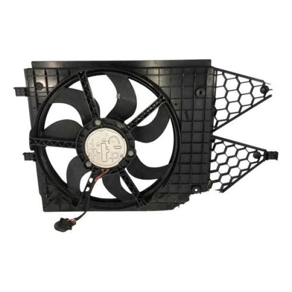 Ventoinha Defletor Rad Audi A1 1.4 Tfsi 11/15 Quebrado 45443