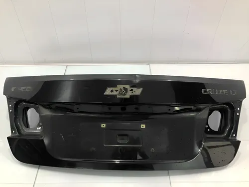 Capo Tampa Traseira Chevrolet Cruze Sedan 2012/16 C/detalhe Preto