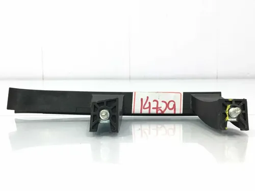 Guia Canaleta Porta Dianteira Direita Fiat Bravo 2010/2010