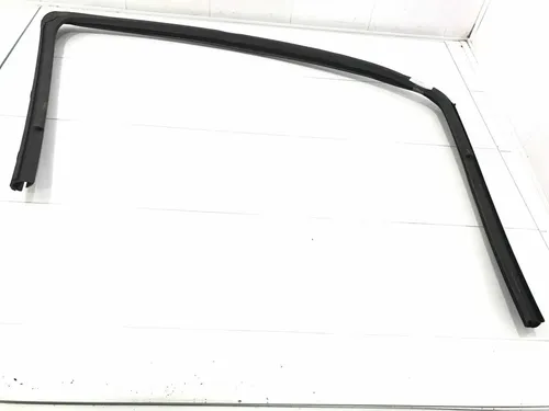 Borracha Canaleta Dianteira Esquerda Chevrolet Sonic 12/14