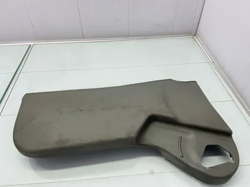 Moldura Banco Dianteiro Direito Nissan Sentra 2008/2012