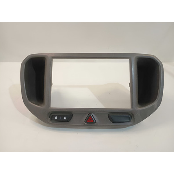 Moldura Central Gm Spin Com Botao Trava /alerta Com Detalhe Cinza