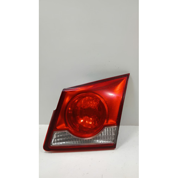 Lanterna Tampa Traseira Drt Chevrolet Cruze Lt 1.8 2013 Direito/passageiro Vermelho