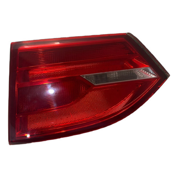 Lanterna Tampa Traseira Direita Jetta 2011 2012 2013 2014 Direito/passageiro Vermelho