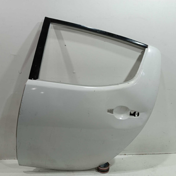 Porta Traseira Esquerda L200 Triton 2009 A 2015 Detalhe