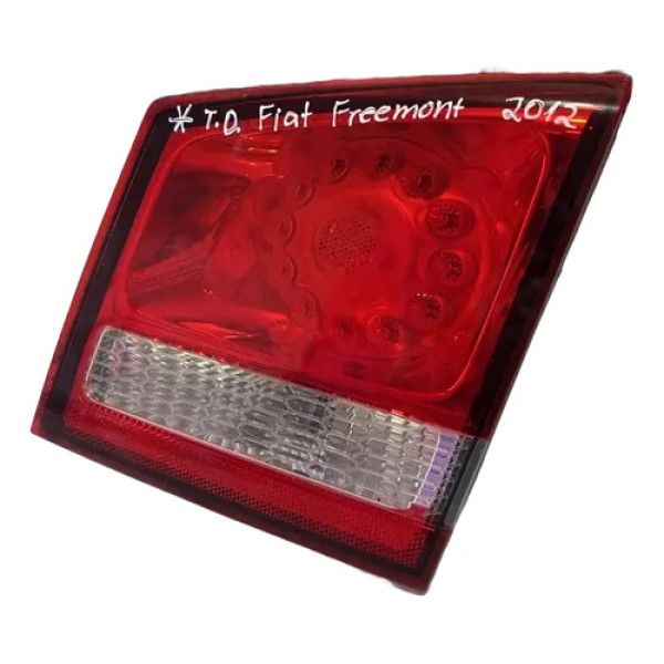Lanterna Tampa Traseira Direita Fiat Freemont 2012 Cxg23m Direito/passageiro Vermelho
