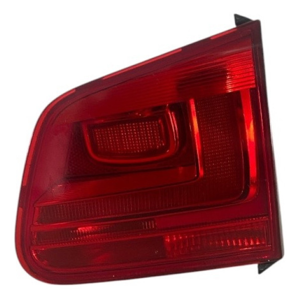 Lanterna Tampa Traseira Lado Direito Vw Tiguan 2012 G10 Mw Direito/passageiro Vermelho