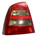 Lanterna Tras. Esquerdo Astra  2005 M C/detalhe G5 Esquerdo/motorista Vermelho