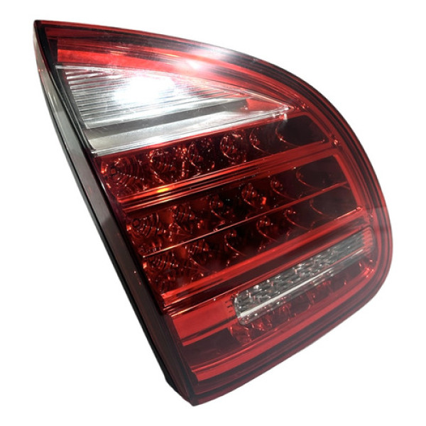 Lanterna Tampa Traseira Esquerda Porsche Cayenne 2014 G15m Esquerdo Vermelho