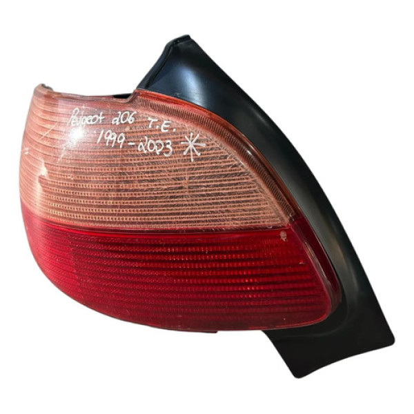 Lanterna Traseira Esquerda Peugeot 206 1999 A 2003 Cxg17m Esquerdo/motorista Vermelho