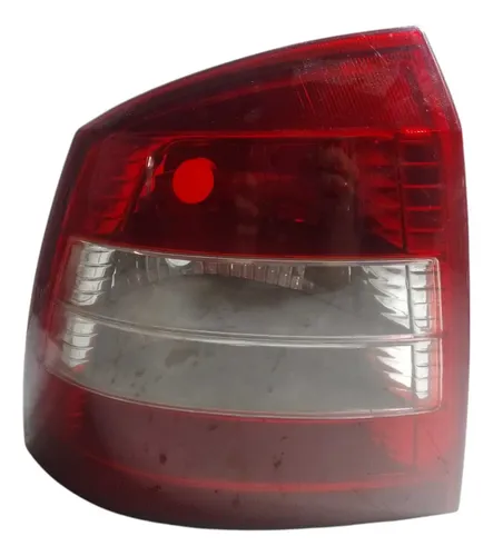 Lanterna L.e Gm Astra Hatch  1999/2001 Direito/passageiro Vermelha