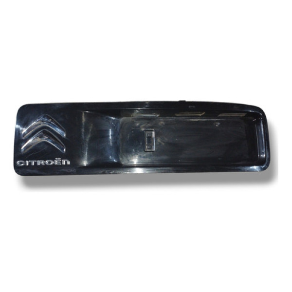 Suporte Moldura Da Placa Tampa Traseira Citroën C3 Detalhe
