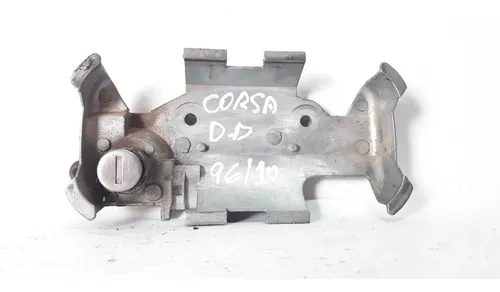Suporte Base Maçaneta  Dianteira Direita Corsa 96/10 Cromada
