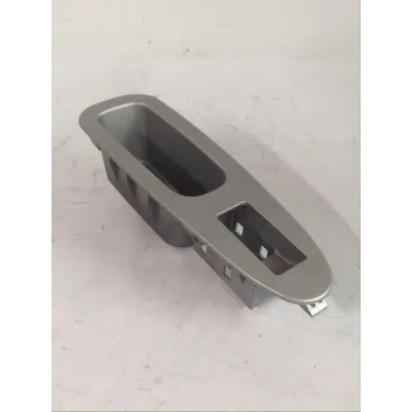 Moldura Botão Vidro Traseiro Direito - Chery S18 2012