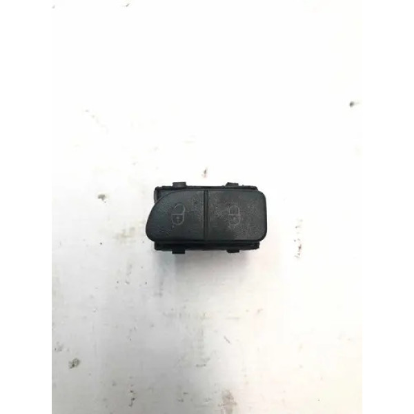 Botão Trava Porta Vw Gol 2013 2016 Detalhe
