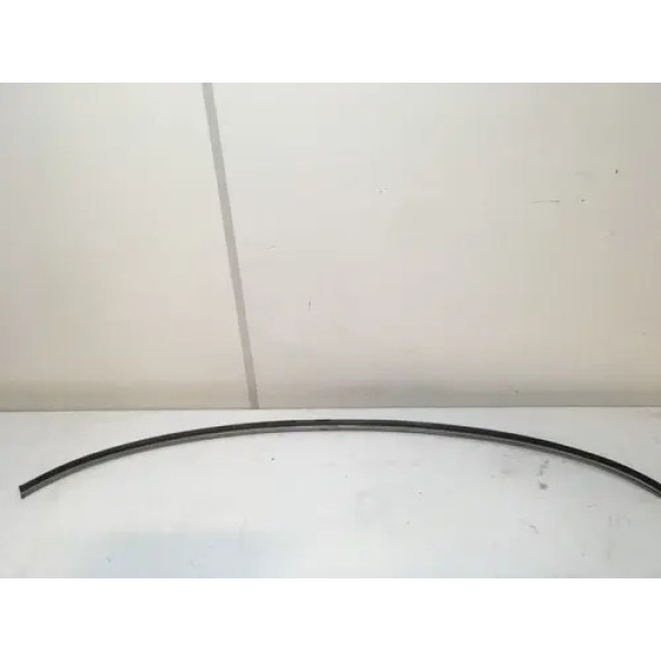 Friso Inferior Para Brisa Traseiro Toyota Camry 1992 1997