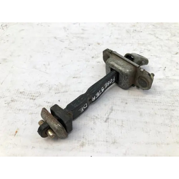 Limitador Porta Dianteiro Esquerdo Subaru Forester 1998 2001