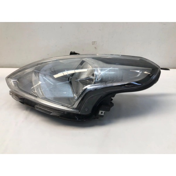 Farol Esquerdo Nissan Versa 2015 2019 Detalhe Esquerdo/motorista