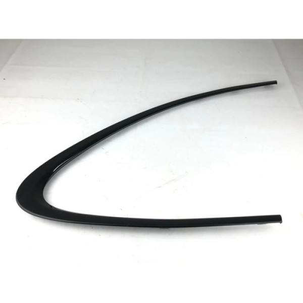 Moldura Vidro Vigia Traseira Direita Cayenne 2011 2014