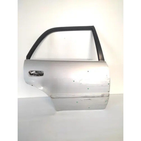 Porta Traseira Direita Corolla 1998 2002 * Detalhe