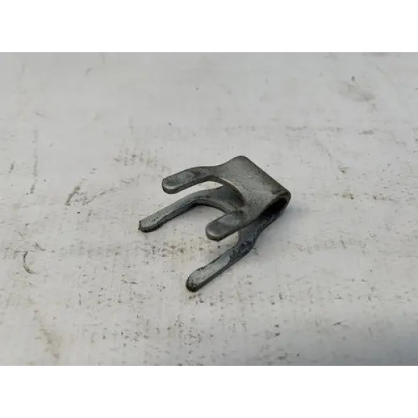 Trava Presilha Bico Injetor Mercedes C180 1.6 Tb 156cv W204