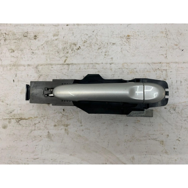 Maçaneta Externa Dianteira Direita Nissan Versa 2015 2019 Prateado Dianteira
