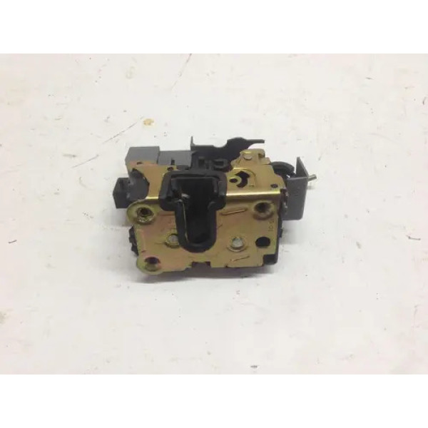 Fechadura Dianteira Direita - Renault Clio 2001 4 Portas