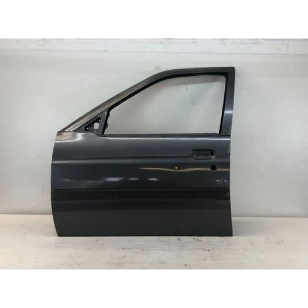 Porta Dianteira Esquerda Escort 4 Portas 1997 2003 Detalhe Dianteira Esquerdo Cinza