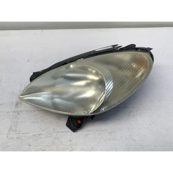Farol Esquerdo Xsara Picasso 2001 2006 Detalhe Esquerdo