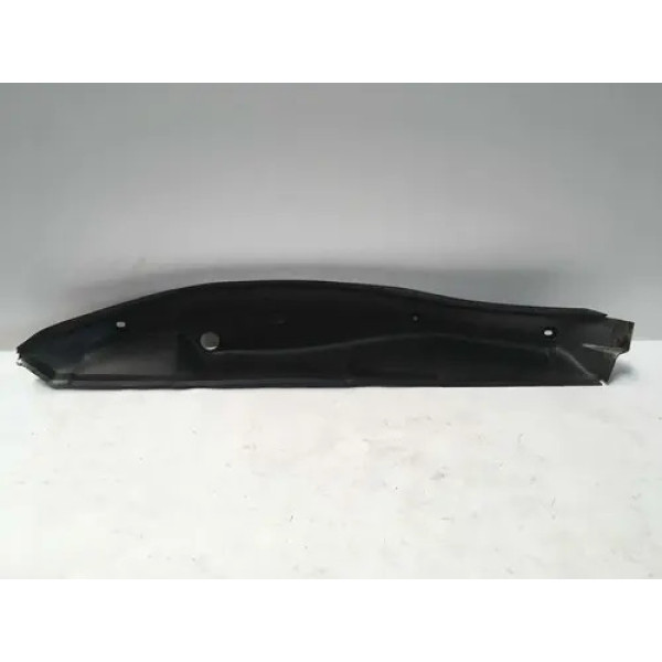 Vedação Suporte Para Lama Direito - Mercedes C200 2008 2011
