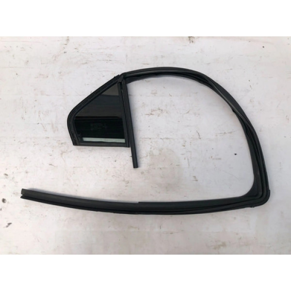 Vidro Vigia Traseiro Direito Gm Onix Lt 2012 2019