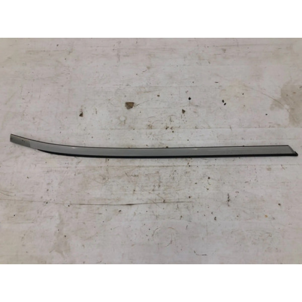 Friso Externo Esquerdo Para Brisa Volvo V70 2000 2006