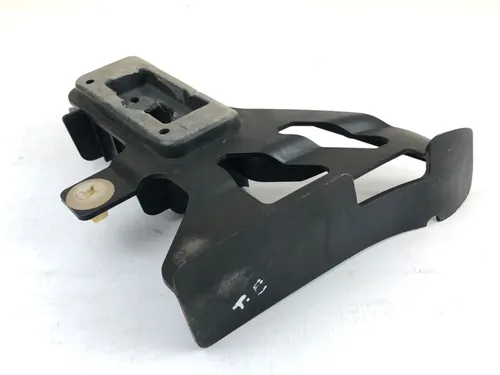 Suporte Para Choque Traseiro Esquerdo Cayenne 2011 2014 Dt