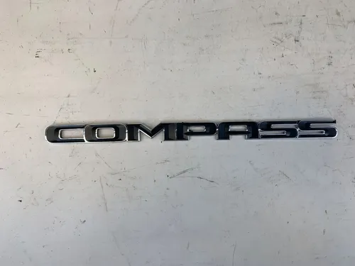 Logo Emblema Letreiro Porta Dianteira Jeep Compass 2016 2021 Preto