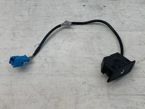 Entrada Auxiliar Console C180 2011 2012 A1728200815